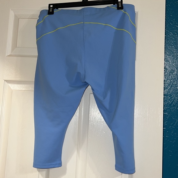 Fabletics leggings - Picture 2 of 3